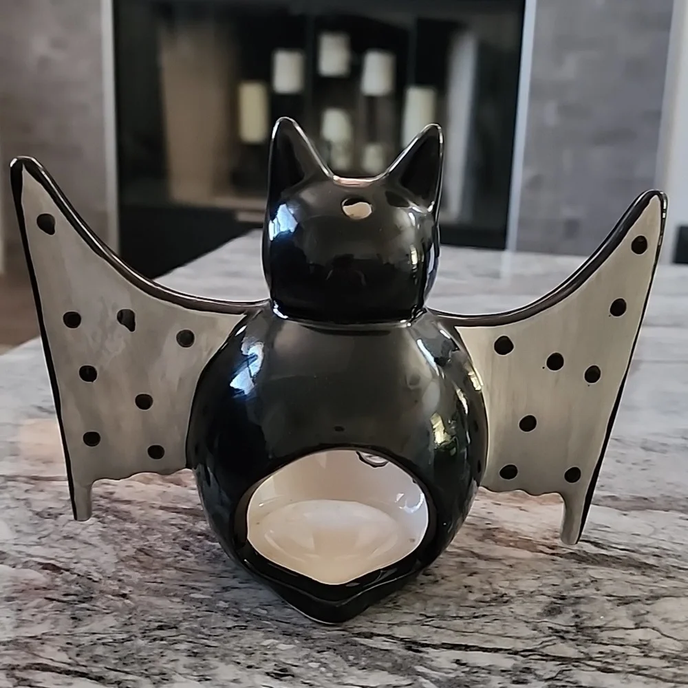 Bat Halloween Tea Light Candle Holder, Free Candles! - Picture 4 of 13